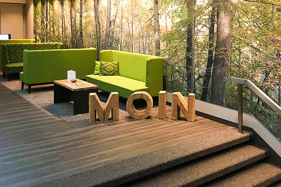 MOIN, a warm Nordic greeting as you enter the lobby of Hotel Munte am Stadtwald in Bremen