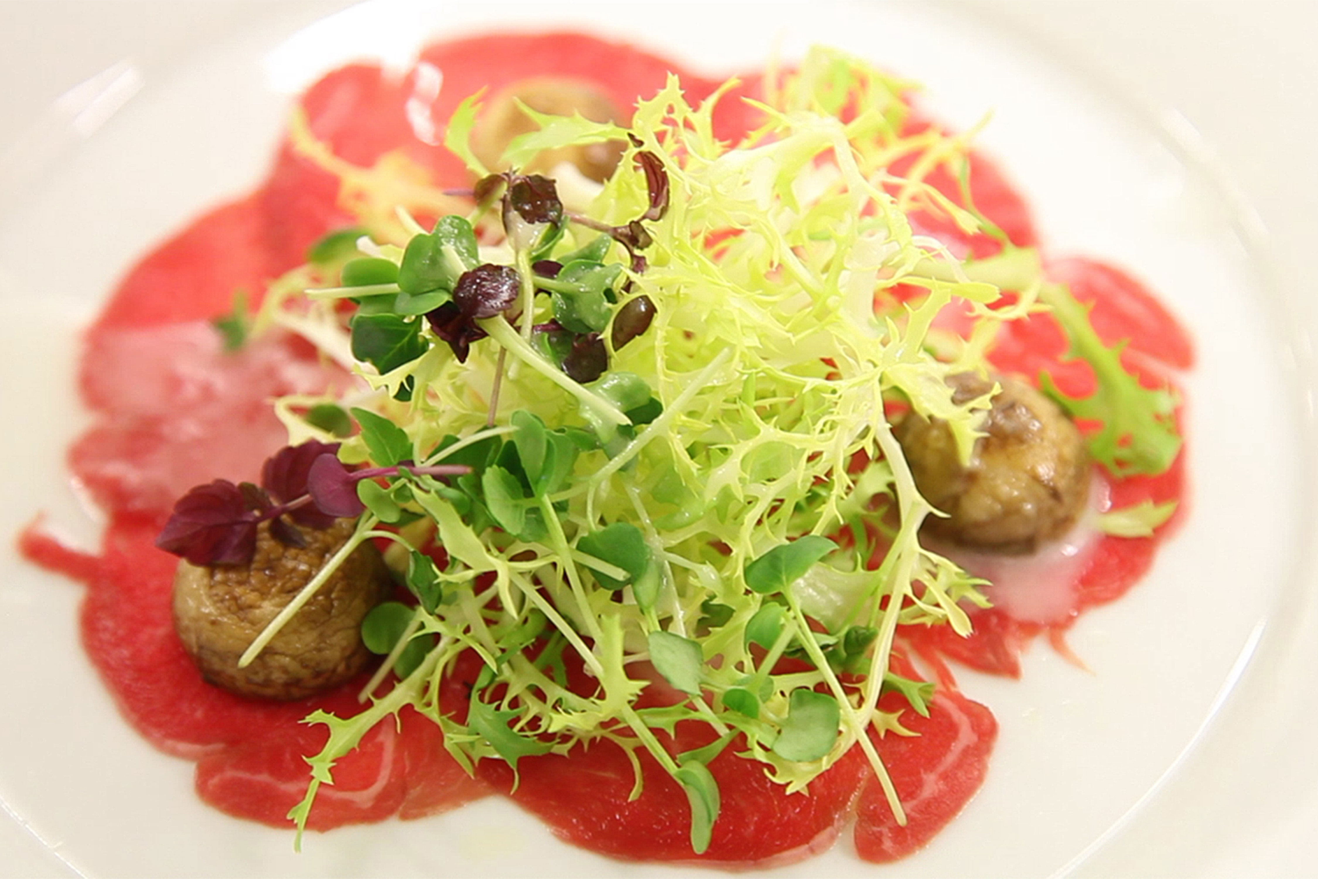 Carpaccio und Salat - Speisenangebot im Restaurant Wels